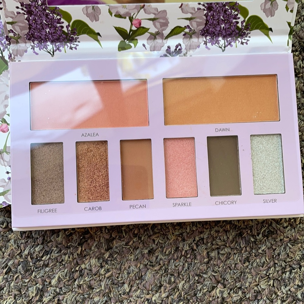 Seraphine Botanicals Eyeshadow & Blush Palette - Picture 2 of 5